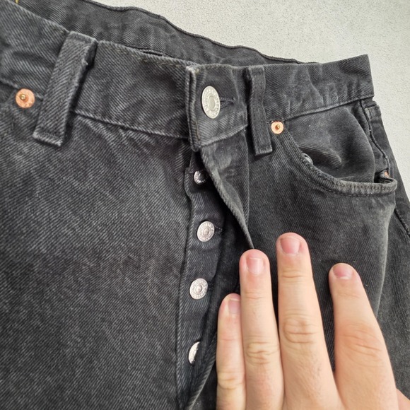 Vintage Levis 501 Jeans Mens Charcoal Straight Button Fly USA 90s Fits 31x31 - Picture 13 of 16